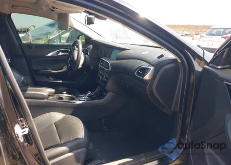 2017 Infiniti Qx30 Premium из США, поврежденный, VIN SJKCH5CR1HA016353